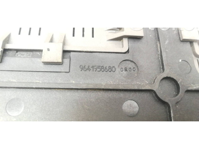  Pojistková skříňka 9641958680   Peugeot 607 2002