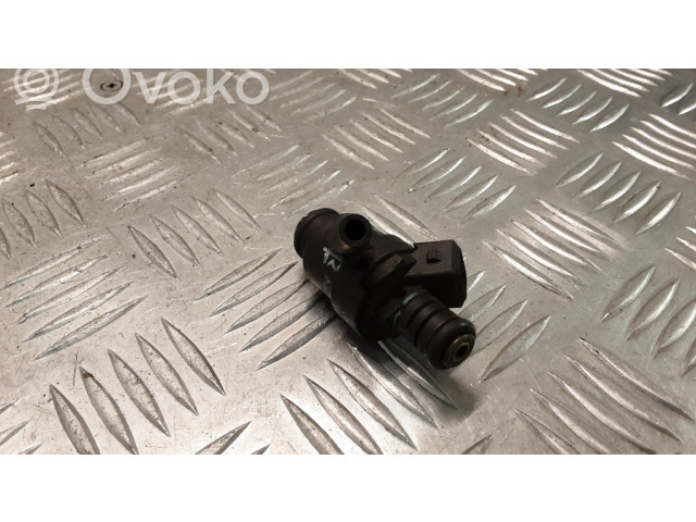 Форсунка 1247931    BMW 3 E46 для бензинового двигателя  1.8
