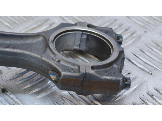 Píst    BMW 5 E39  pro naftový motor 2.5 M57 D25 (256D1) 
