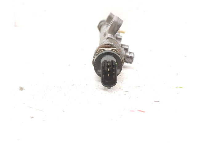 Vstřikovací lišta 2381033030, 2328033020   Toyota Auris 150    1ND-TV 
