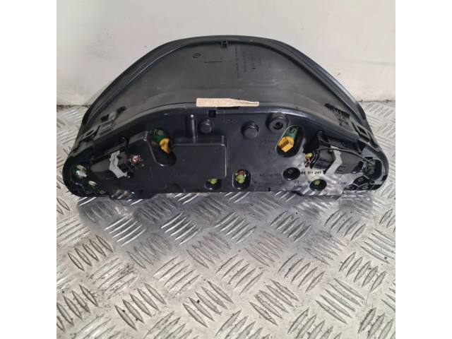 Přístrojová deska  Mercedes-Benz E W210 2000 A2105402811  