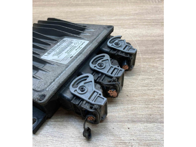 Блок управления двигателем Блок управления 8200399038, 8200619409   Renault Megane II