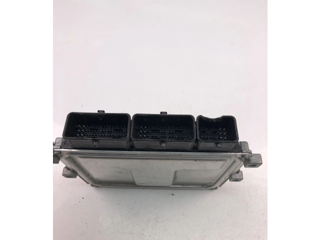 Řídící jednotka 237109221R, 237105499R   Renault Clio IV 2014