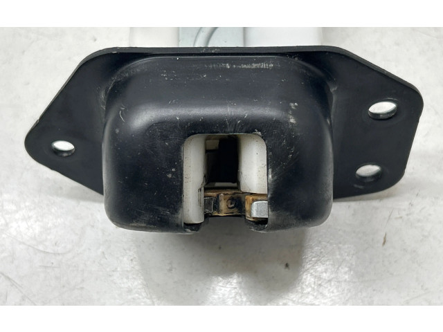 Замок багажника 90502EN00A    Nissan Juke I F15 2010 - 2018 года