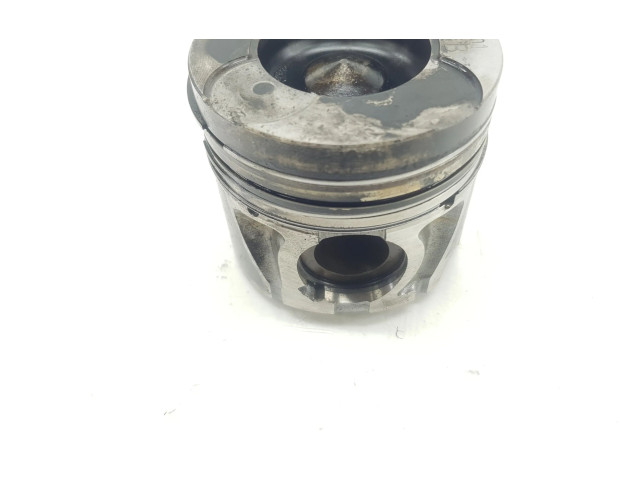 Píst 55581967, 55581967   Opel Astra J     