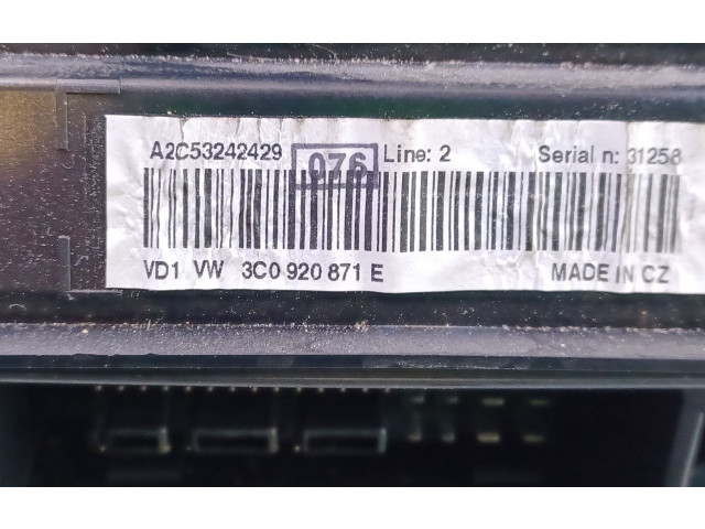 Přístrojová deska  Volkswagen Passat Alltrack 2000 3C0920871E, A2C53242429  