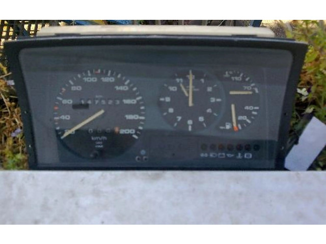 Přístrojová deska  Volkswagen Polo I 86 1989 2611180200201, 2611180200201  