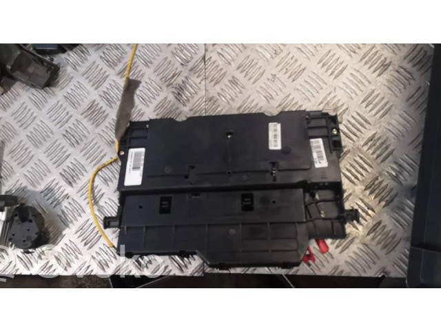 Блок предохранителей 8387153   BMW X3 E83    