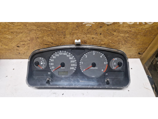 Přístrojová deska  Toyota Avensis T220 2000 8380005460  
