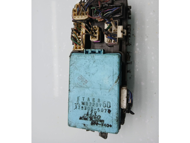 Блок предохранителей MR228760, 2323006072   Mitsubishi Colt    