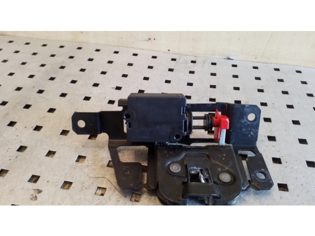 Zámek zadních dveří 51247201561   BMW X3 E83 2008