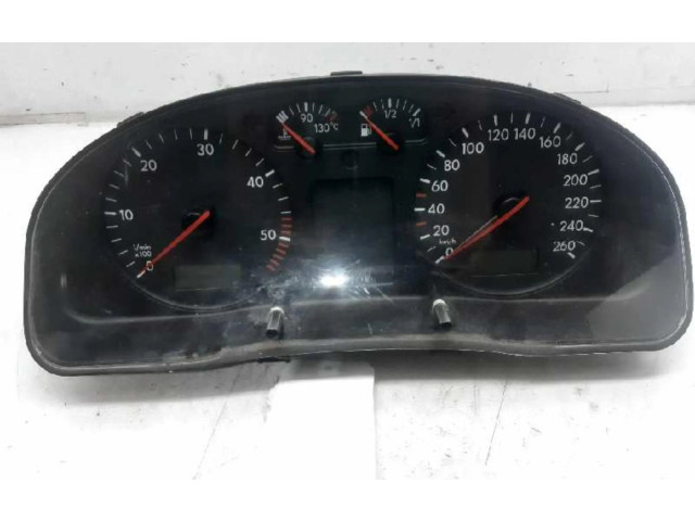Přístrojová deska  Volkswagen PASSAT  3B0919860V  