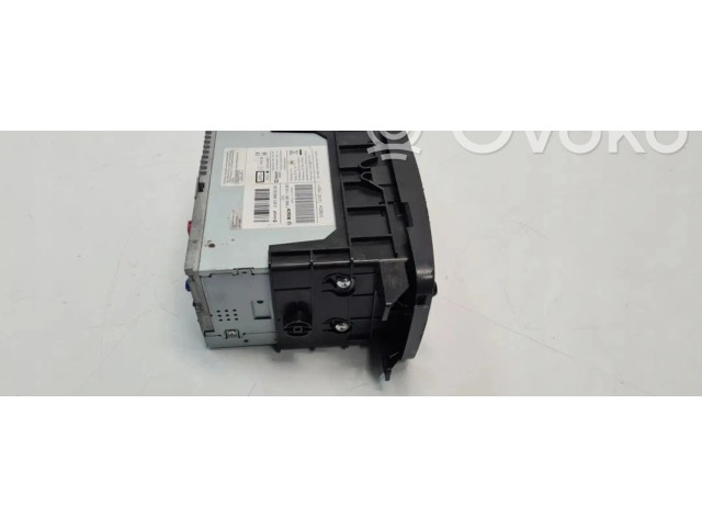 Радио/ проигрыватель CD/DVD / навигация    Smart ForFour II W453    