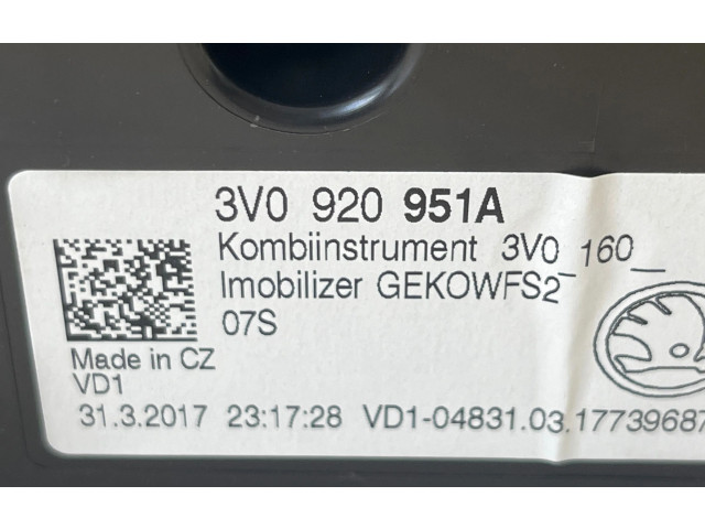 Přístrojová deska  Skoda Superb B8 (3V) 2017 3V0920951A, 3V0160  