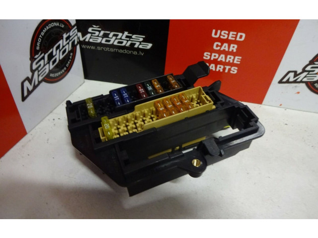   Pojistková skříňka 4F1971845A   Audi A6 S6 C6 4F 2006