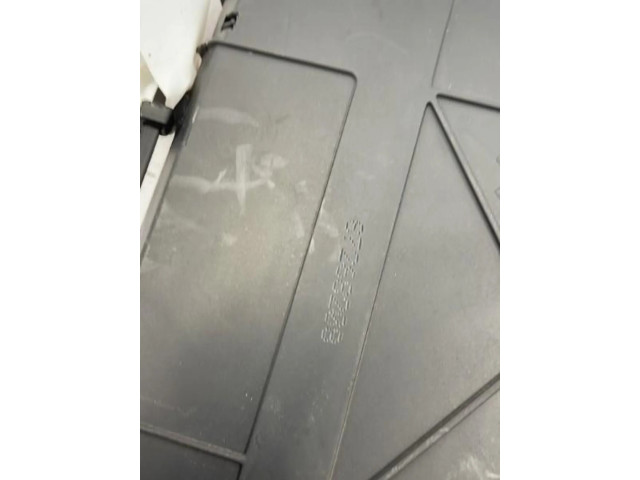 Pojistková skříňka Řídící jednotka BSM 657077   Peugeot 207 2012