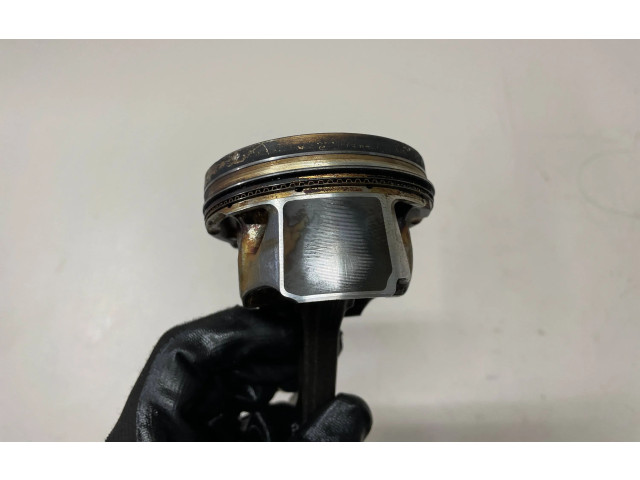  Поршень с шатуном  02606LJ1, WU3  Audi A3 S3 8V  