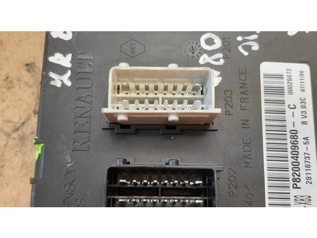 Блок комфорта P8200409680, P8200409680C   Renault Trafic II (X83)   