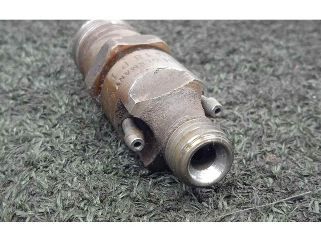 Vstřikovač KCN18P1, BOSCH   Nissan Serena    LD23A 