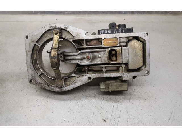 Vstřikovací lišta 0438121011, 026133353   Audi 80 90 B3     