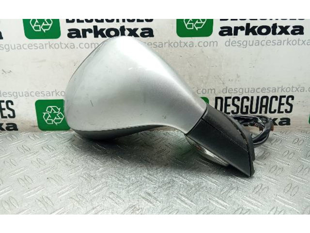 Zpětné zrcátko  Peugeot 207 2006  E9024528  