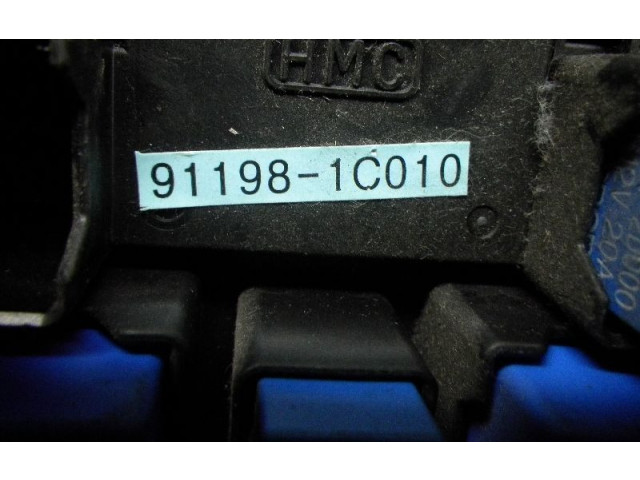 Блок предохранителей 911981C010   Hyundai Getz    