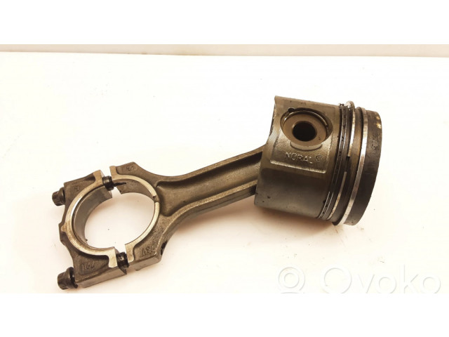 Píst    BMW 5 E39  pro naftový motor 3.0  