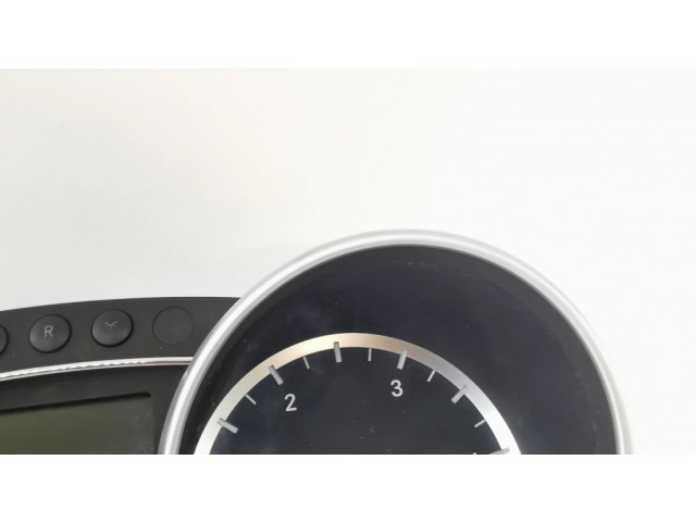 Přístrojová deska  Mercedes-Benz ML W164 2011 A2C53361687, A1649008400  
