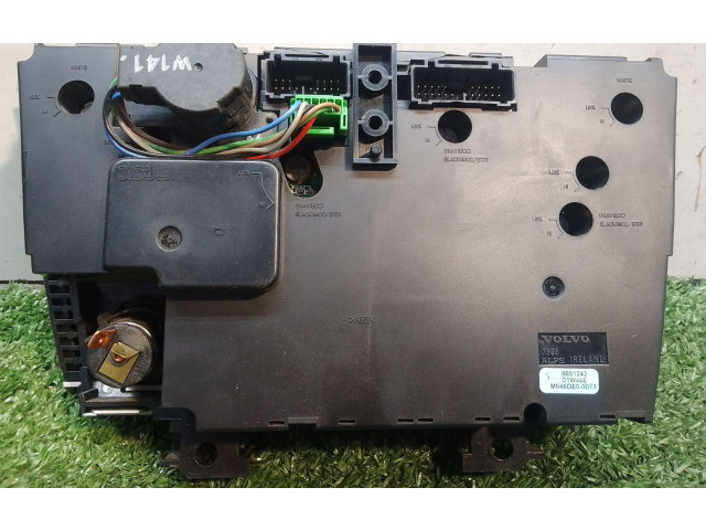 Vstřikovací lišta 8651242, M646DE00073   Volvo S60     
