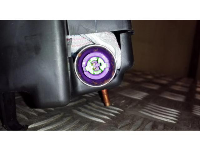 Подушка безопасности в сиденье AM51R611D11AE   Ford Focus