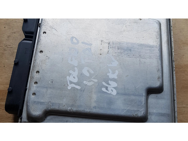 Блок управления двигателя 038906012BS, 0281010228   Seat Toledo II (1M)