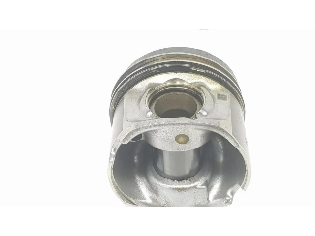 Píst 11257812585   BMW 5 F10 F11   3.0 N57D30A 