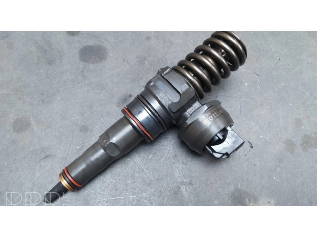 Vstřikovač 038130073AM, 0414720208   Volkswagen PASSAT B6  pro naftový motor 2.0  