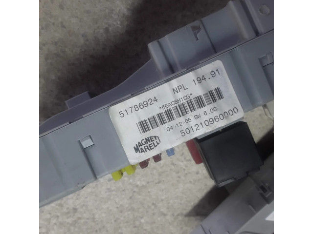   Pojistková skříňka 51789318, 51786924   Fiat Croma 2006