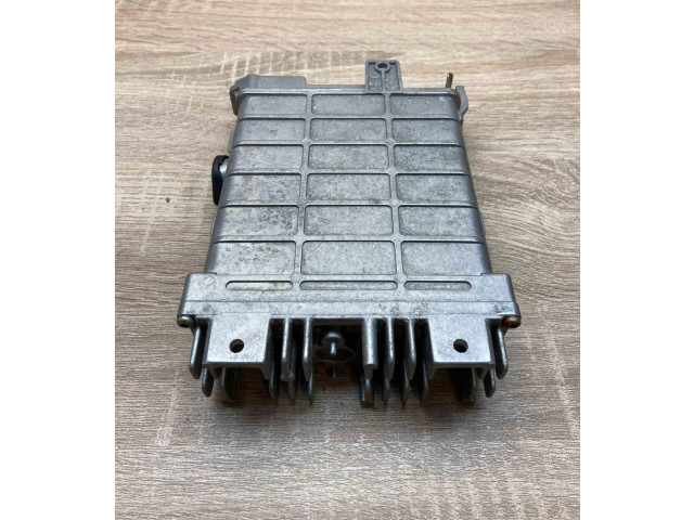 Řídící jednotka 893907404K, 0261200236   Audi 80 90 B3 1986
