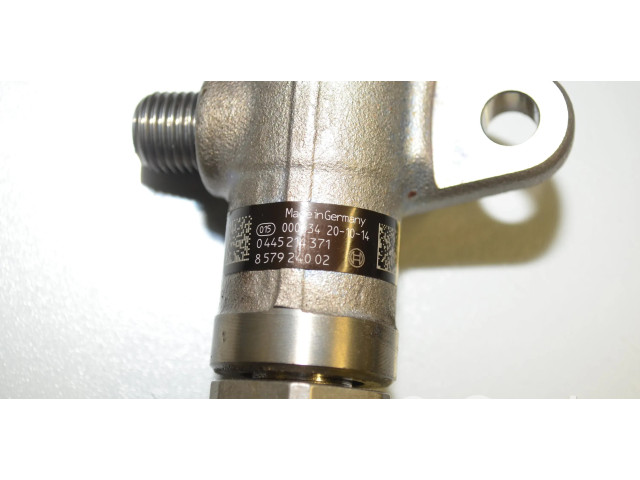 Vstřikovač 8579230, 13518579230   BMW 2 F46  pro naftový motor 2.0 F46 220d 140kw B47C20B 220 d xDrive (2014 - -, 2 L, 140