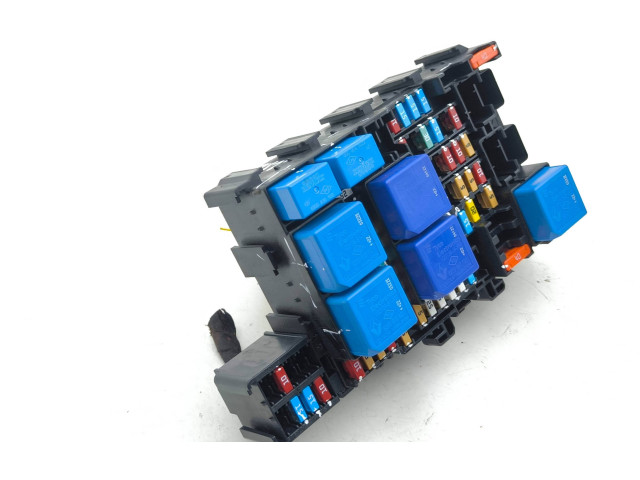   Pojistková skříňka 63570069, 243805499R   Renault Captur II 2022