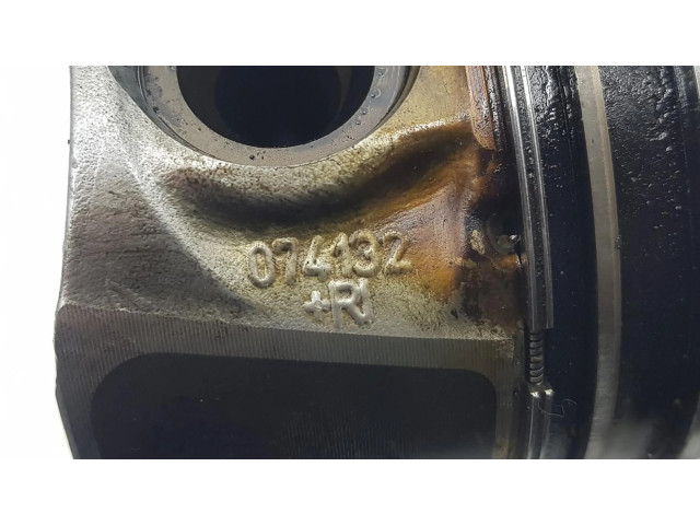  Поршень с шатуном  0628W2  Citroen C1 для бензинового двигателя 1.0