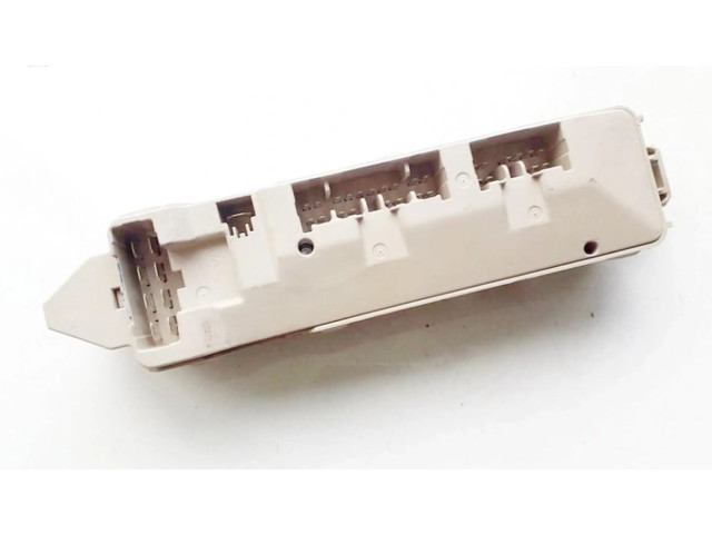 Блок предохранителей  8k260787, 8k26-0787   Mazda 626    