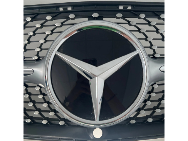 Передняя решётка Mercedes-Benz CLA C118 X118 2019- года A1188880200, A0008880400      