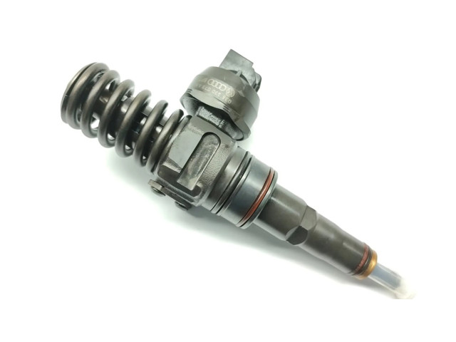 Vstřikovač 038130073AN   Audi A4 S4 B6 8E 8H  pro naftový motor 1.9 AWX 