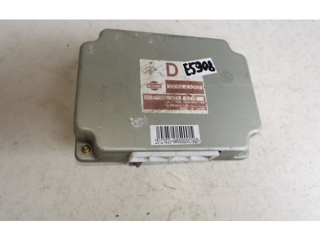 Блок управления коробкой передач 33084EA302   Nissan Navara D40