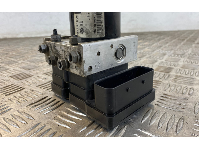 Блок АБС 1K0907379AF, 1K0614517AC   Volkswagen  Caddy  2004 - 2010 года