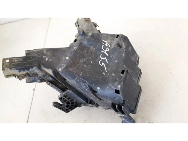 Блок предохранителей  8v5114b144ba   Ford Fiesta    