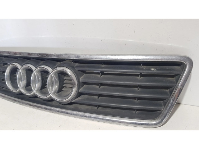 Верхняя решётка Audi A6 S6 C5 4B 1997-2005 года 4B0853651A      