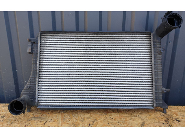 Интеркулер  1K0145803J   Volkswagen Touran I 