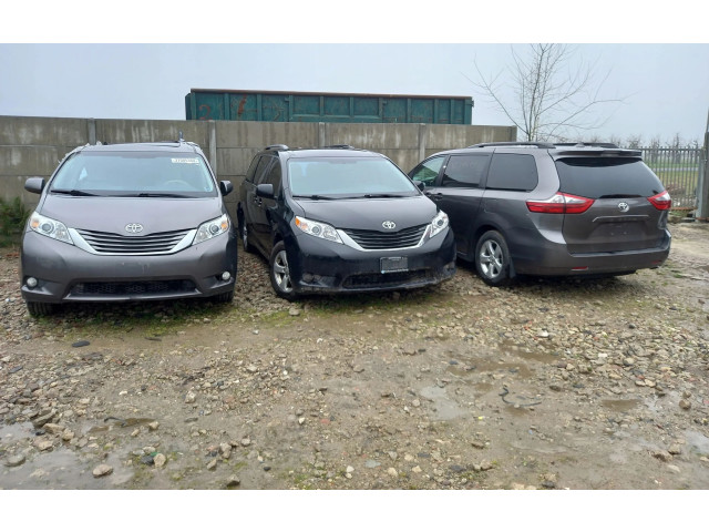 Вентилятор печки    272700-0560   Toyota Sienna XL30 III