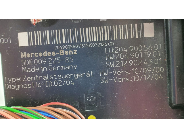   Pojistková skříňka 2049005601   Mercedes-Benz C W204 2011