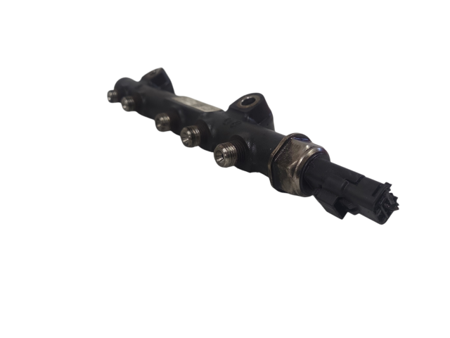 Vstřikovací lišta 968529758002, 130304157   Volvo V40    D4162T 