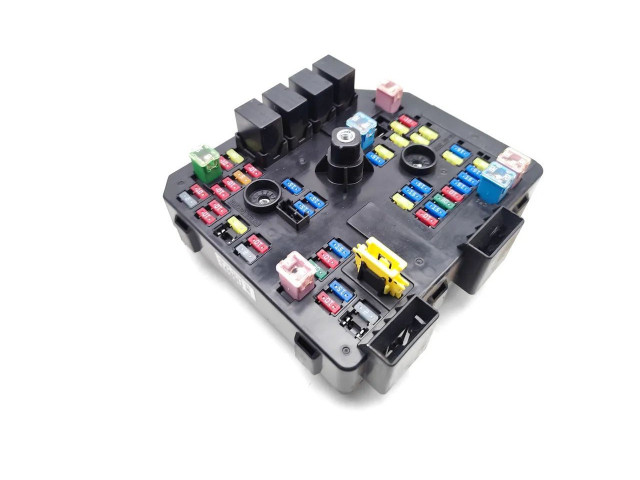 Блок предохранителей 95381499   Opel Antara    